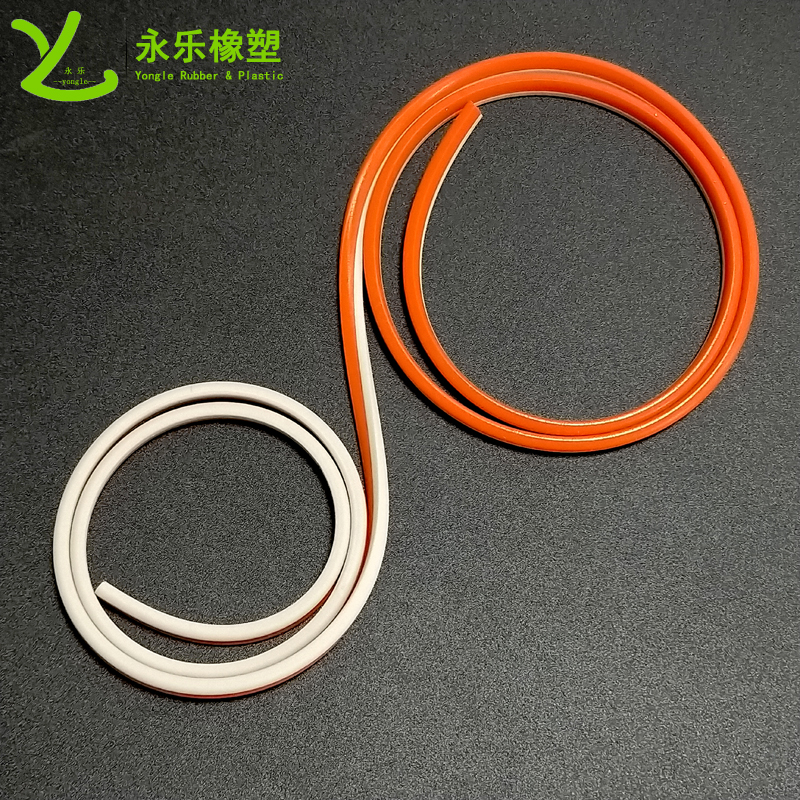 北辰復(fù)合雙色導(dǎo)電硅膠條_導(dǎo)電屏蔽硅膠管_電磁屏蔽密封條